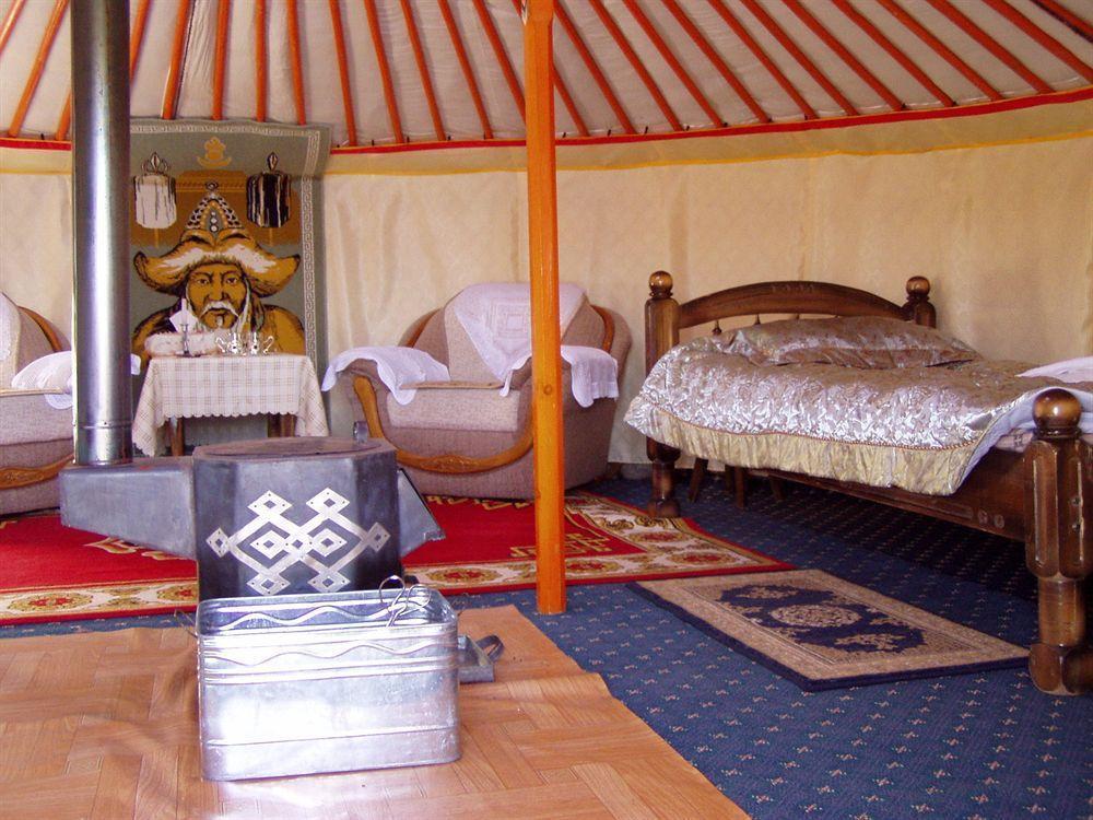 Steppe Nomads Eco Resort At Gungaluut אולן בטור מראה חיצוני תמונה